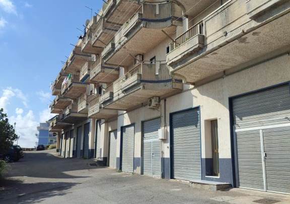 Appartamento e garage in Viale dei Platani