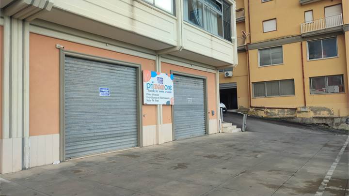 Locale commerciale in Via Babbaurra